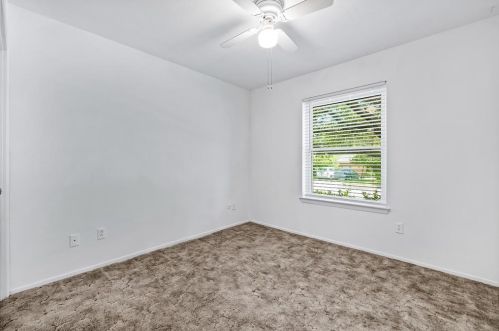 2110 Bordeaux Dr, Carrollton TX 75007-5501 exterior