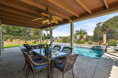 6880 Rycroft Dr, Riverside CA  92506-5317 exterior