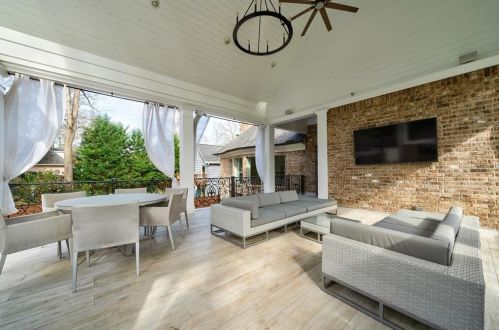 239 Beverly Rd, Atlanta GA  30309-2643 exterior