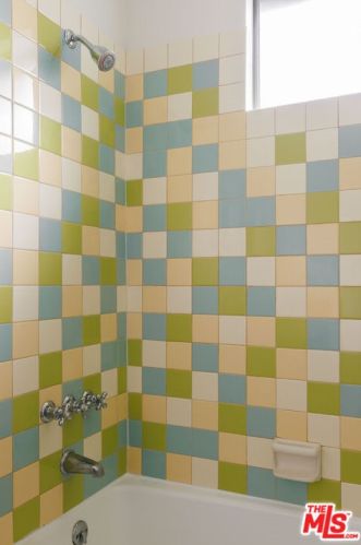 1330 Columbia Dr, Glendale CA  91205-3504 exterior