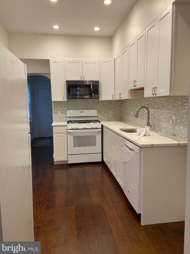 613 Front St, Camden NJ  08102-2129 exterior