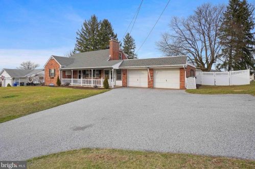 811 Cape Horn Rd, York, PA 17402-7850