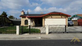 2003 Sierra Vista Dr, Delano, CA 93215-3742
