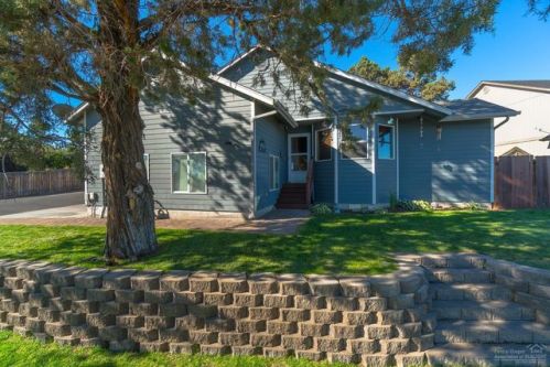 2467 33 St, Eagle Crest OR  97756-8071 exterior