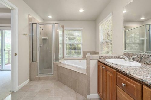 1007 Cyn Edge Dr, Austin TX  78733-2005 exterior