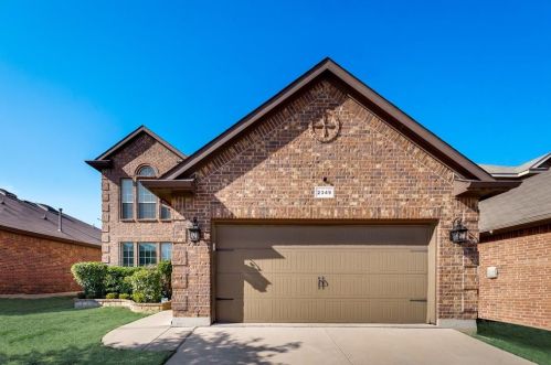 2349 Half Moon Bay Ln, Fort Worth, TX 76177-6100