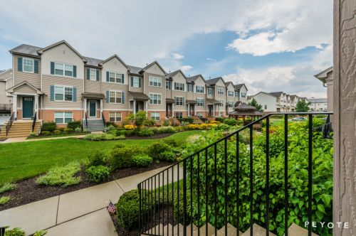 1252 Evergreen Ave, Des Plaines IL  60016-4321 exterior