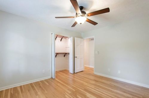 6769 Lockridge Dr, Atlanta GA  30360-1555 exterior