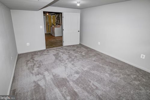 2808 Schubert Dr, Silver Spring MD 20904-6881 exterior