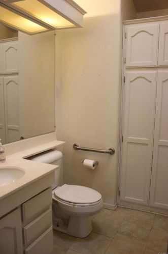 200 Emerald Dr, Vista CA  92081-4532 exterior