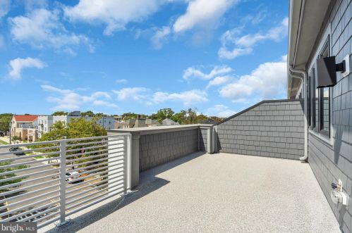 600 Heck St, Tinton Falls NJ 07712-6616 exterior