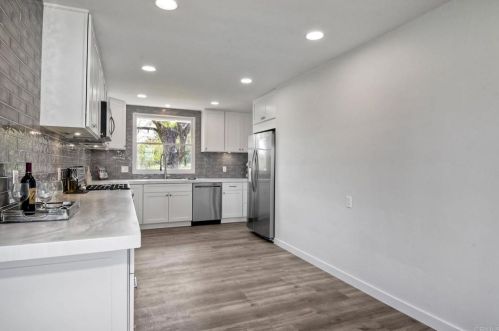 2459 Alta Vista Dr, Vista CA  92084-7028 exterior