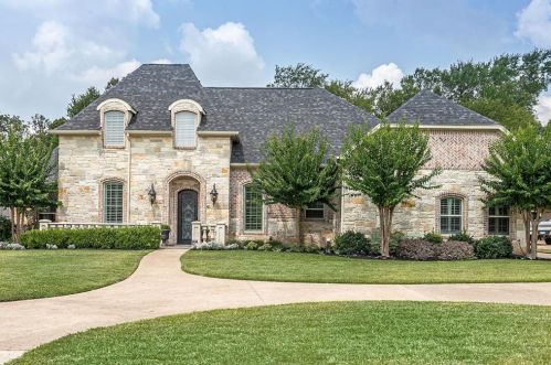 608 Waterchase Dr, Fort Worth, TX 76120-2871