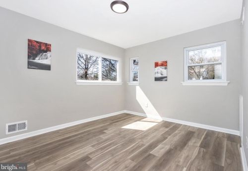 8107 Lockney Ave, Silver Spring MD 20912-7304 exterior