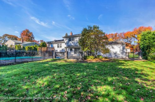 4 Judith Ct, Tinton Falls NJ  07712-4136 exterior