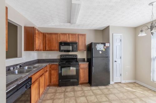 2418 Piering Dr, Lithonia, GA 30038-5662