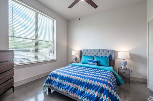 2942 Riverside Dr, Fort Worth TX  76119-0026 exterior