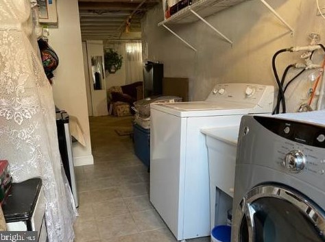 6737 Lynford St, Philadelphia PA 19149-2127 exterior