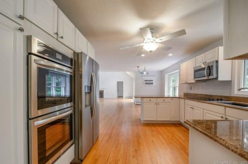 88 Beech Tree Rdg, Deep River, CT 06419-2424