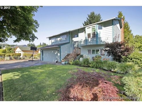 692 Duniway Ave, Damascus, OR 97030