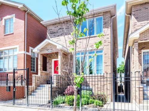 2924 Keeley St, Chicago, IL 60608-5820