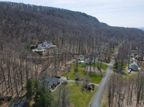 190 Copper Ridge Rd, Southington CT  06489-4645 exterior