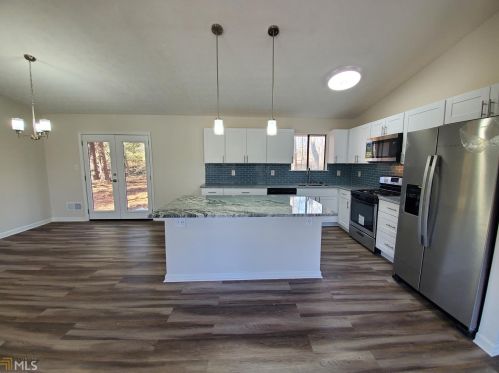 212 Hemlock Dr, Stockbridge GA  30281-2328 exterior