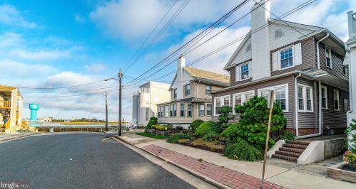 11 Surrey Ave, Atlantic City, NJ 08406-2853