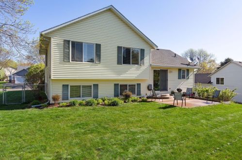 9063 Glacier Rd, Saint Paul MN  55125-3467 exterior