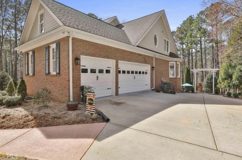 125 Primrose Pass, Newnan, GA 30265-4131