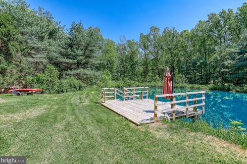 2180 Sky Top Trl, York PA  17315-2272 exterior