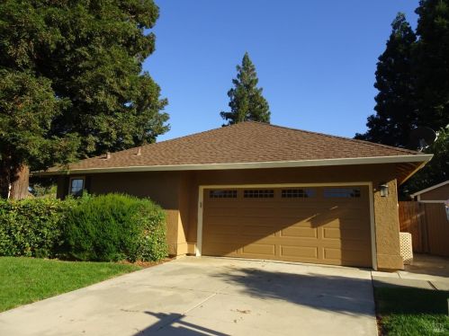 195 Bighorn Ct, Vacaville CA  95687-3438 exterior