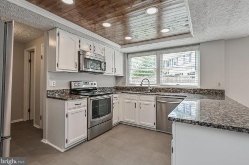 8407 Paige Glen Ave, Springfield VA  22152-3543 exterior