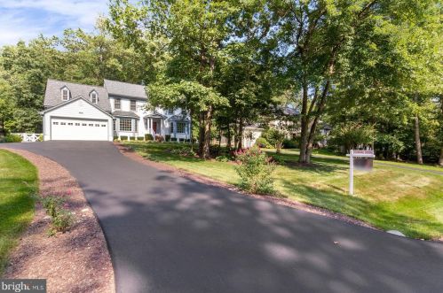 6409 Spring Lake Dr, Springfield, VA 22015-4021