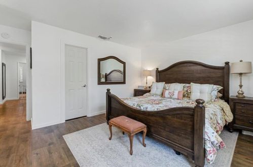 8712 Lodestone Cir, Elk Grove CA  95624-2520 exterior
