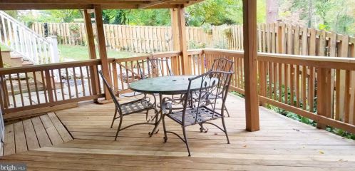 6126 Glen Oaks Ct, Springfield VA  22152-1506 exterior
