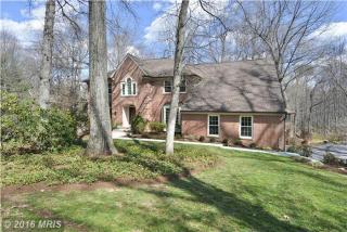10326 Hickory Forest Dr, Vienna, VA 22124-1523