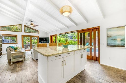 1091 Kalapaki St, Honolulu HI  96825-2710 exterior