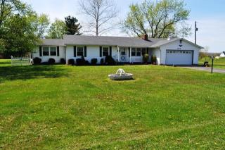7575 Lake Rd, Pleasantville, OH 43148-9740