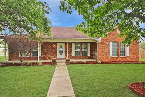 1 Hummingbird Dr, Vilonia, AR 72173-8011
