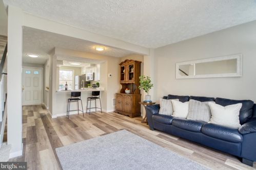 8359 Bark Tree Ct, Springfield VA  22153-3832 exterior