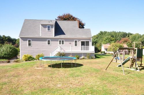 32 Lang Rd, Windsor, CT 06095-1513