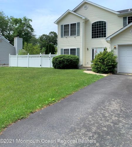 521 Main St, Berkeley Township, NJ 08721-2623