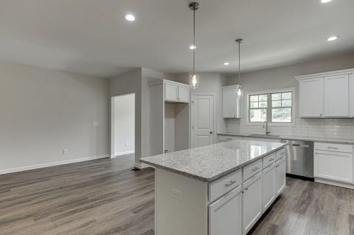 601 Lakeview Bnd Cir, Jefferson GA  30549-7061 exterior