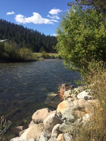 28 Shore Dr, Lowman ID  83637-7018 exterior