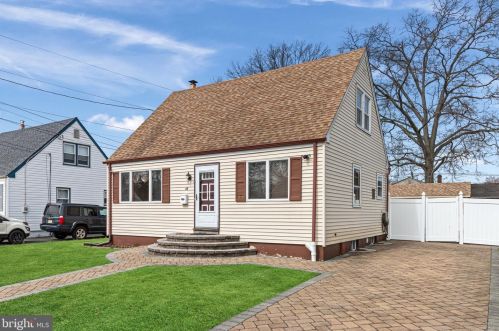 48 Brockton Rd, Trenton, NJ 08619-3040