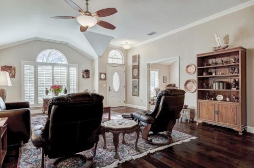 6408 Convict Hill Rd, Austin TX  78749-2348 exterior