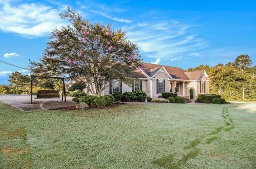 402 Harris Rd, Lexington, GA 30648-1524