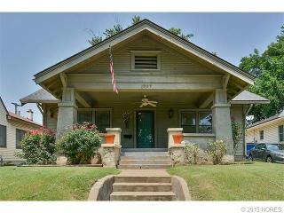 1727 14 Pl, Tulsa OK  74104-4629 exterior