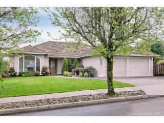 2492 Phyllis Dr, Damascus, OR 97080